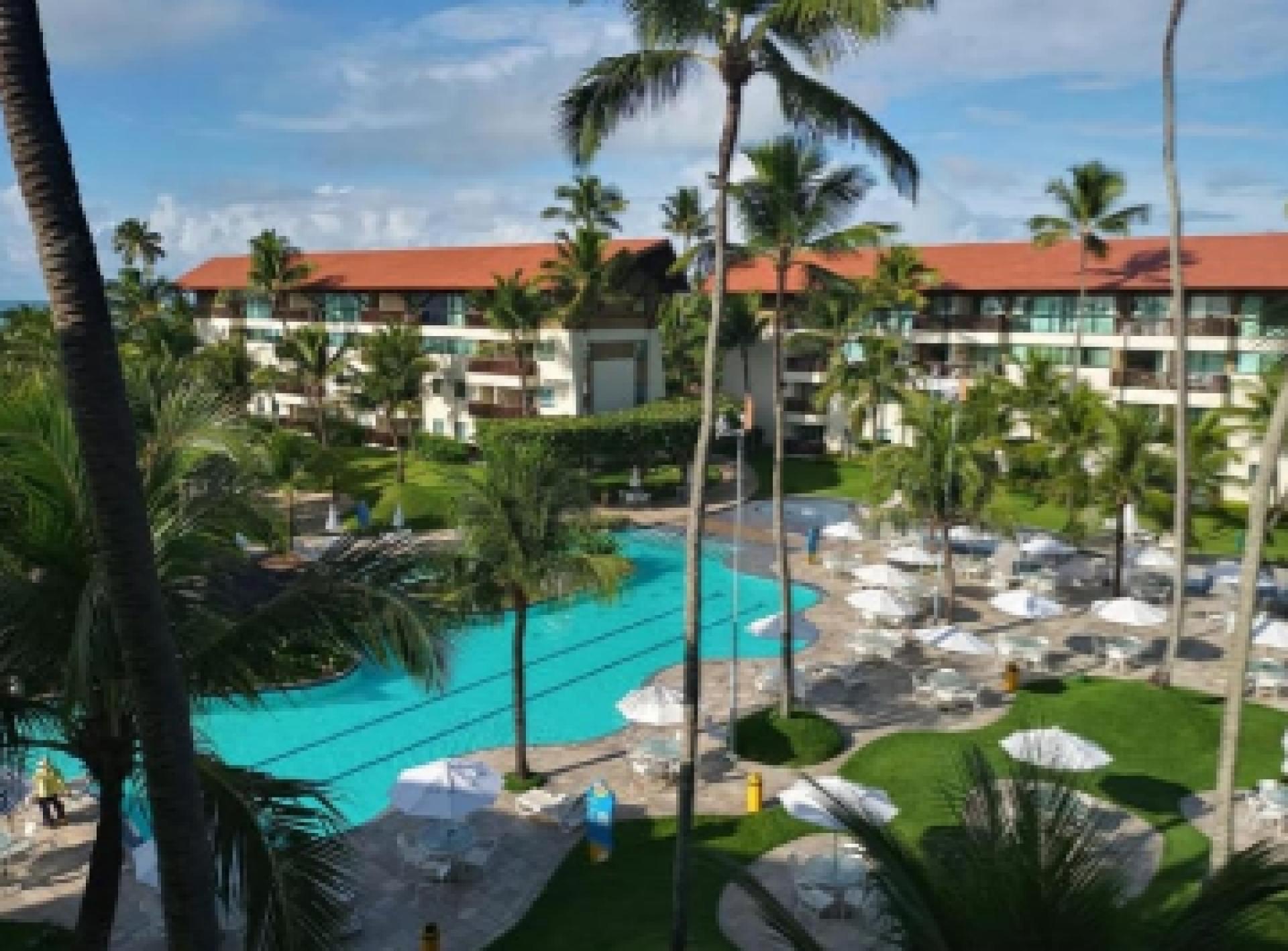 Oportunidade em apartamento PRONTO à beira-mar de Muro Alto, mobiliado, excelente para rentabilizar.