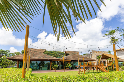 Vendo fantástico apartamento pronto, novo e 100% mobiliado à beira-mar de Muro Alto