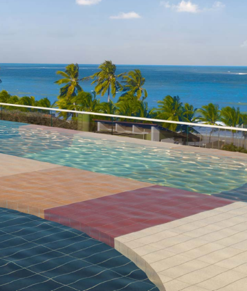 Excelente oportunidade em apartamento studio PRONTO, a 50 metros do mar, para uso ou investimento, no melhor trecho de praia de Tamandaré, Campas