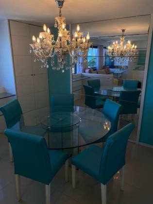 Apartamento Beira-Mar Reformado no Edf. Parc de Loire – 3 Quartos | 92m² | Varanda Integrada | 2 Vagas Cobertas