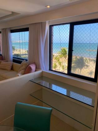Apartamento Beira-Mar Reformado no Edf. Parc de Loire – 3 Quartos | 92m² | Varanda Integrada | 2 Vagas Cobertas