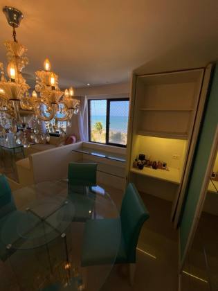 Apartamento Beira-Mar Reformado no Edf. Parc de Loire – 3 Quartos | 92m² | Varanda Integrada | 2 Vagas Cobertas