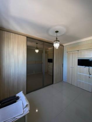 Apartamento Beira-Mar Reformado no Edf. Parc de Loire – 3 Quartos | 92m² | Varanda Integrada | 2 Vagas Cobertas
