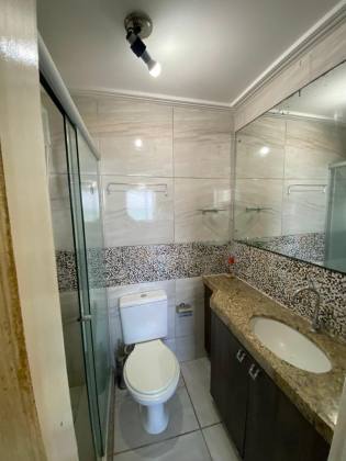 Apartamento Beira-Mar Reformado no Edf. Parc de Loire – 3 Quartos | 92m² | Varanda Integrada | 2 Vagas Cobertas
