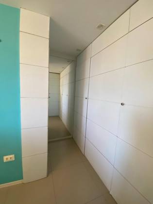 Apartamento Beira-Mar Reformado no Edf. Parc de Loire – 3 Quartos | 92m² | Varanda Integrada | 2 Vagas Cobertas