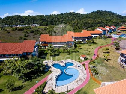 Vendo apartamento de alto padrão à beira mar de Carneiros, para uso ou investimento com rentabilidade excelente.