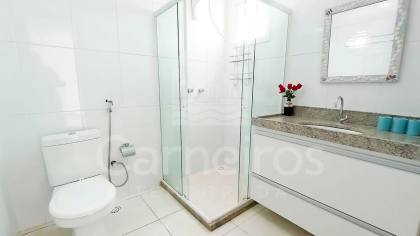 Vendo apartamento de alto padrão à beira mar de Carneiros, para uso ou investimento com rentabilidade excelente.