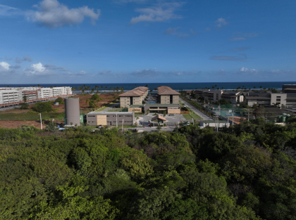 Vendo uma jóia rara à beira-mar de Muro Alto, com alta valorização e rentabilidade de aproximadamente 8mil reais por mês.