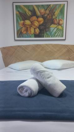 Vendo excelente apartamento studio pronto e mobilidado, a poucos metros da praia, para uso ou investimento, em Resort de Muro Alto beira-mar.