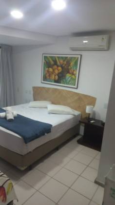 Vendo excelente apartamento studio pronto e mobilidado, a poucos metros da praia, para uso ou investimento, em Resort de Muro Alto beira-mar.