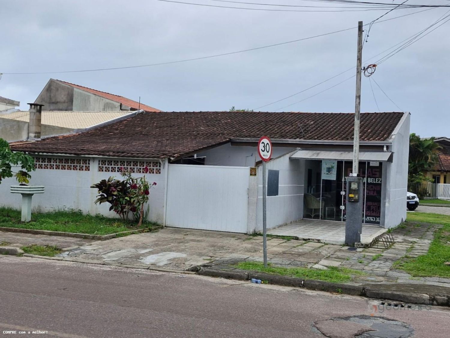 Casa Comercial no bairro Cohapar