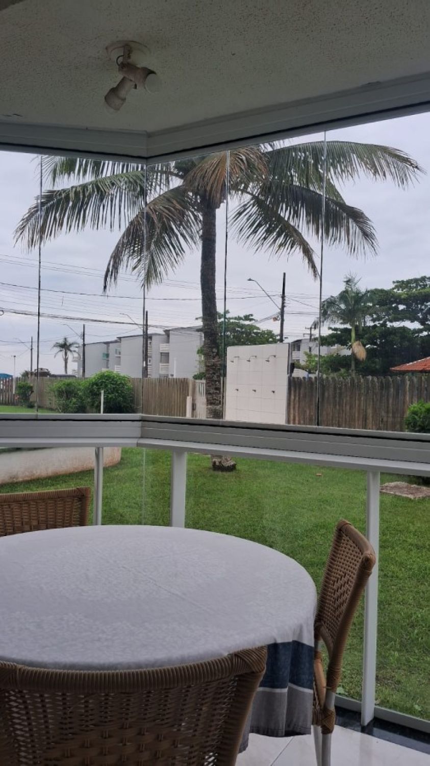 Apartamento no bairro Balnério Brejatuba