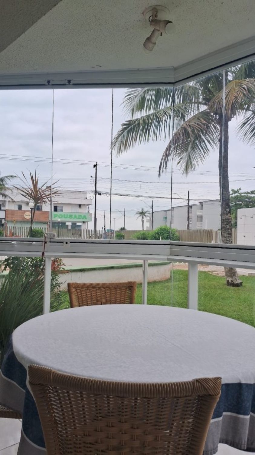 Apartamento no bairro Balnério Brejatuba