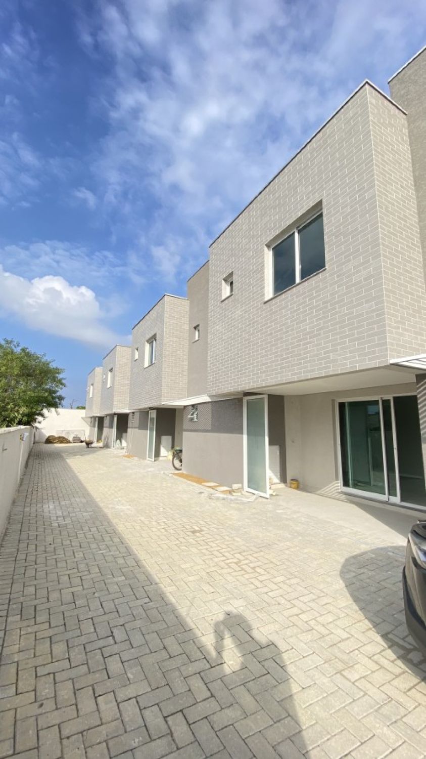 Sobrado no bairro Balneário Eliana