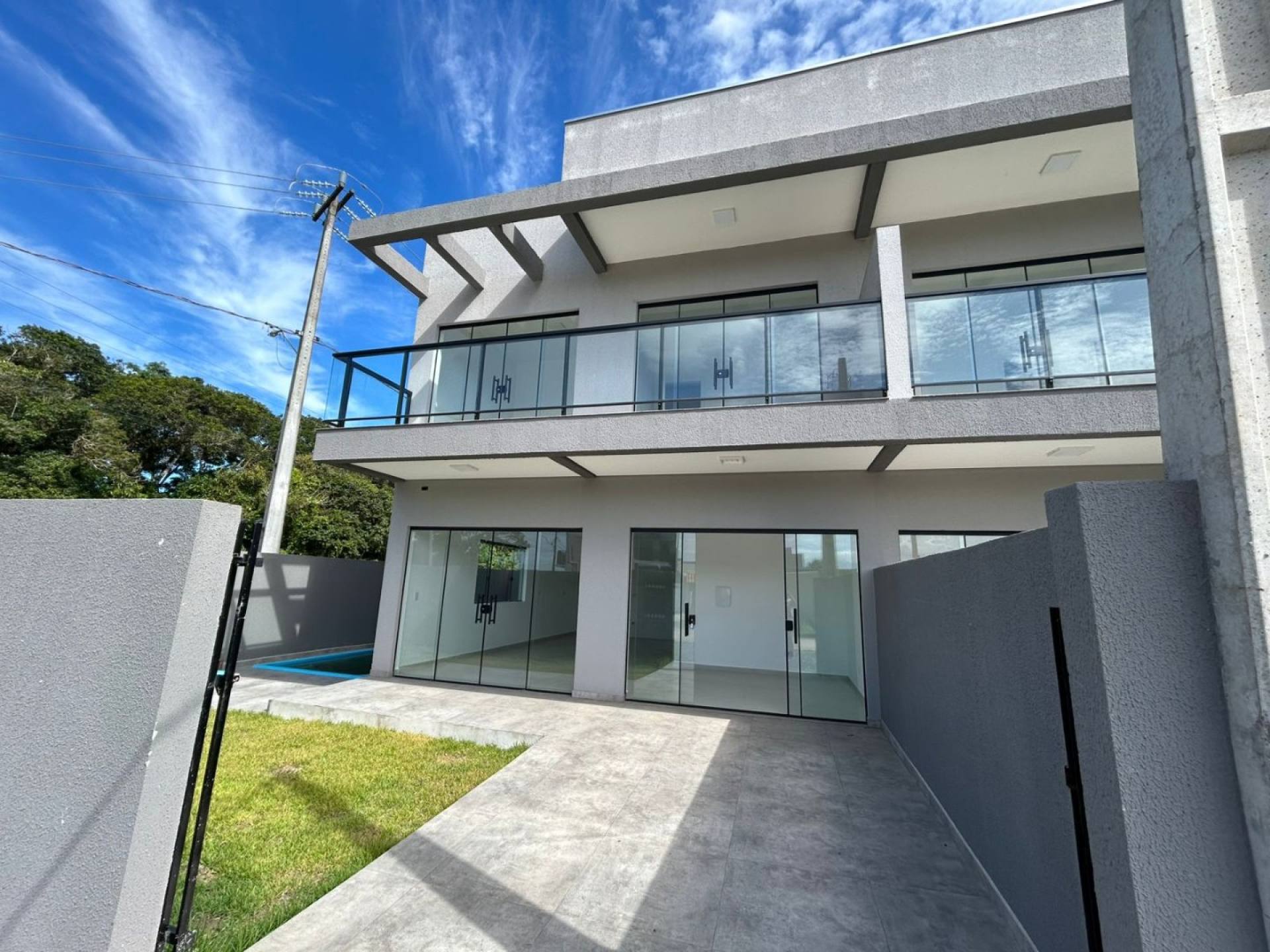 Sobrado no bairro Balneário Eliana