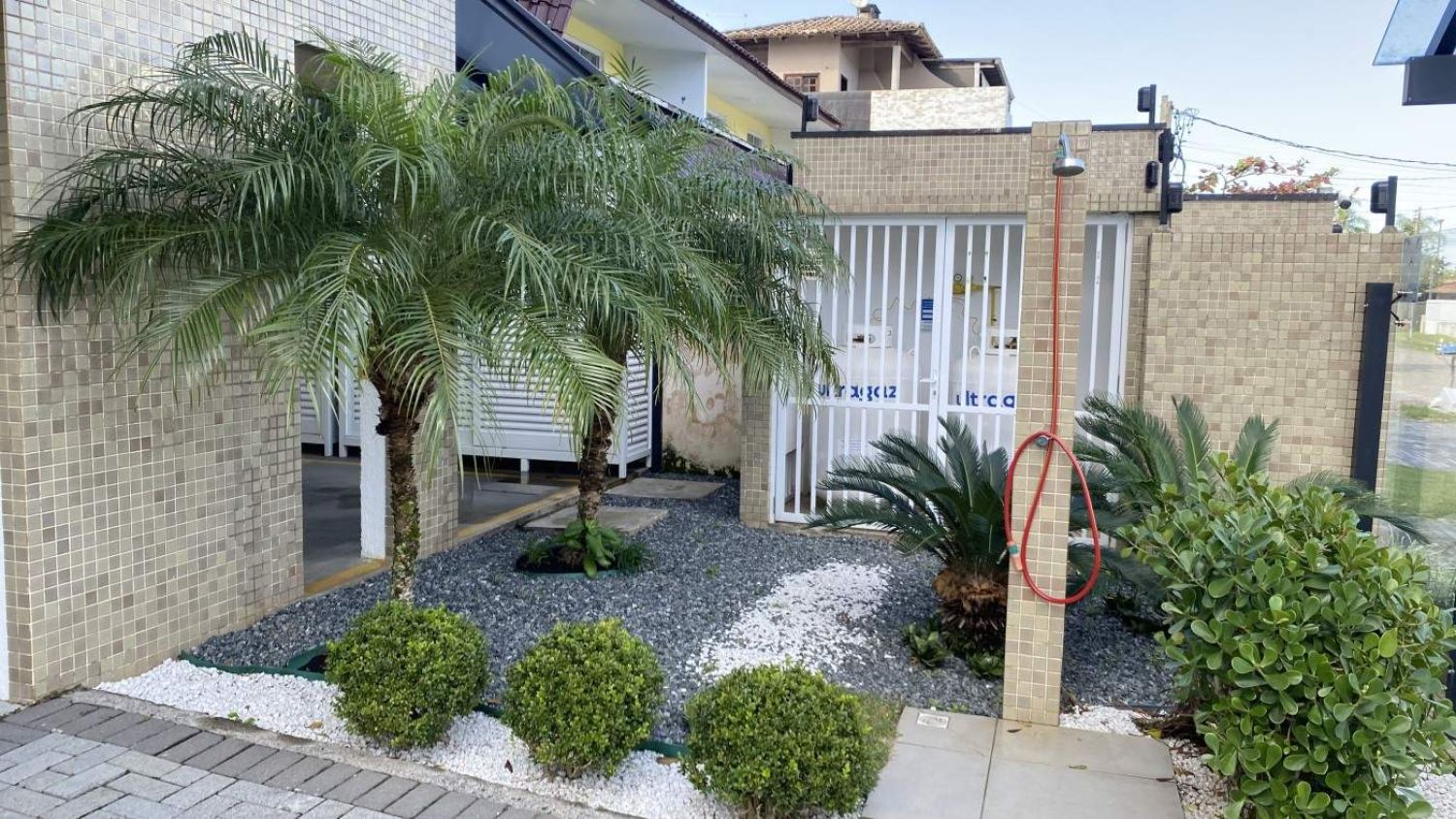 Apartamento no bairro Balnério Brejatuba