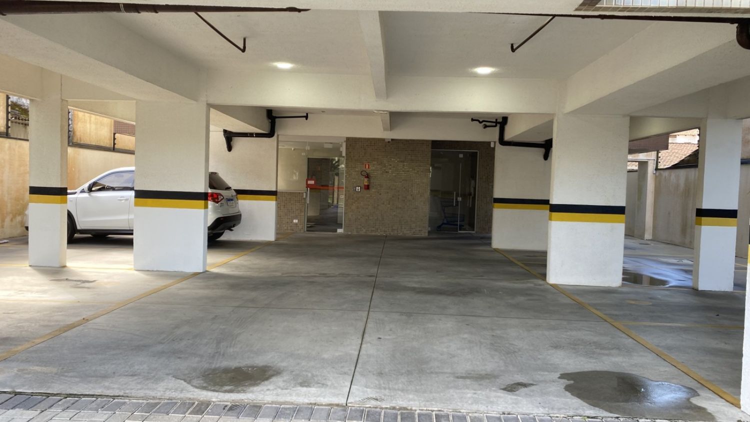 Apartamento no bairro Balnério Brejatuba