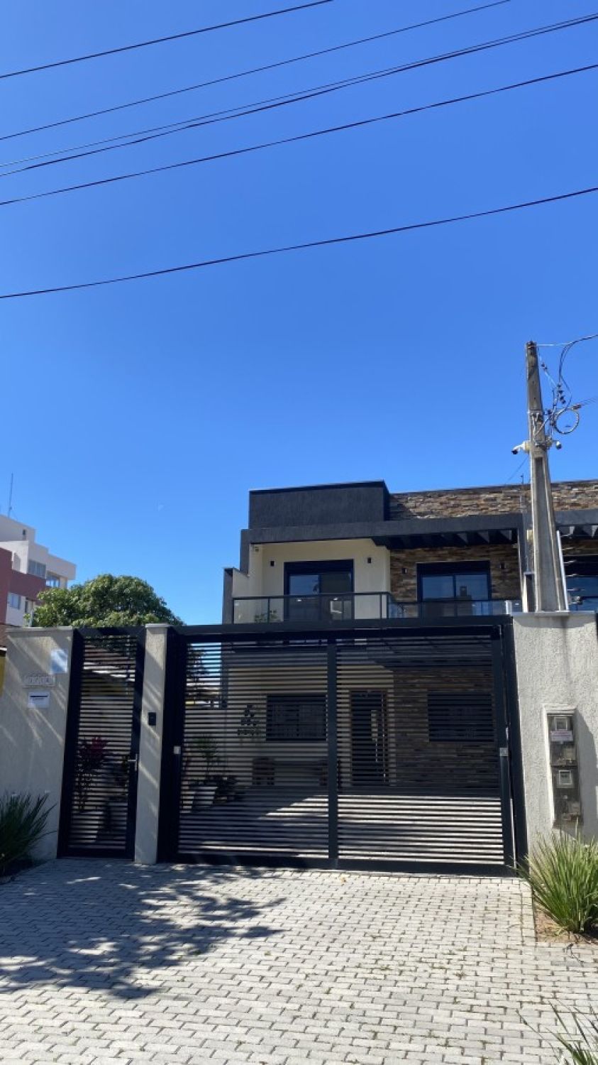 Sobrado no bairro Balnério Brejatuba