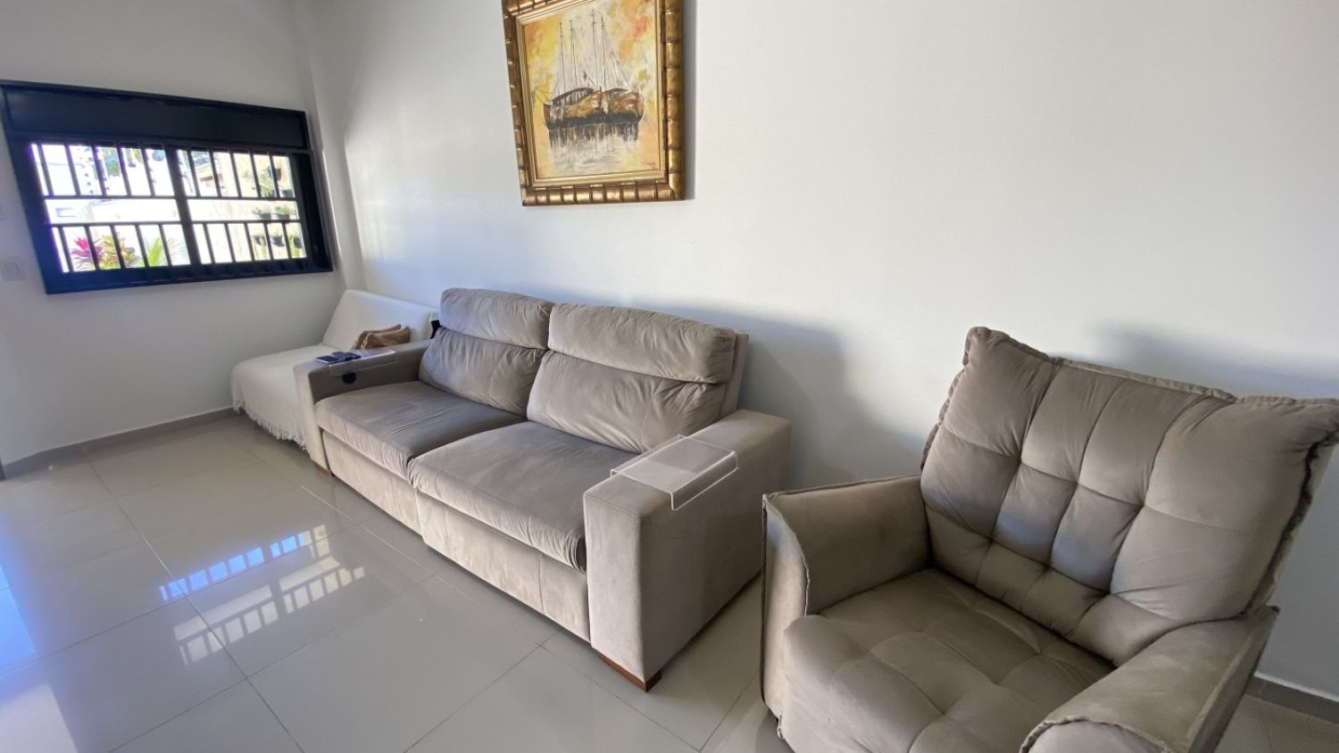 Sobrado no bairro Balnério Brejatuba