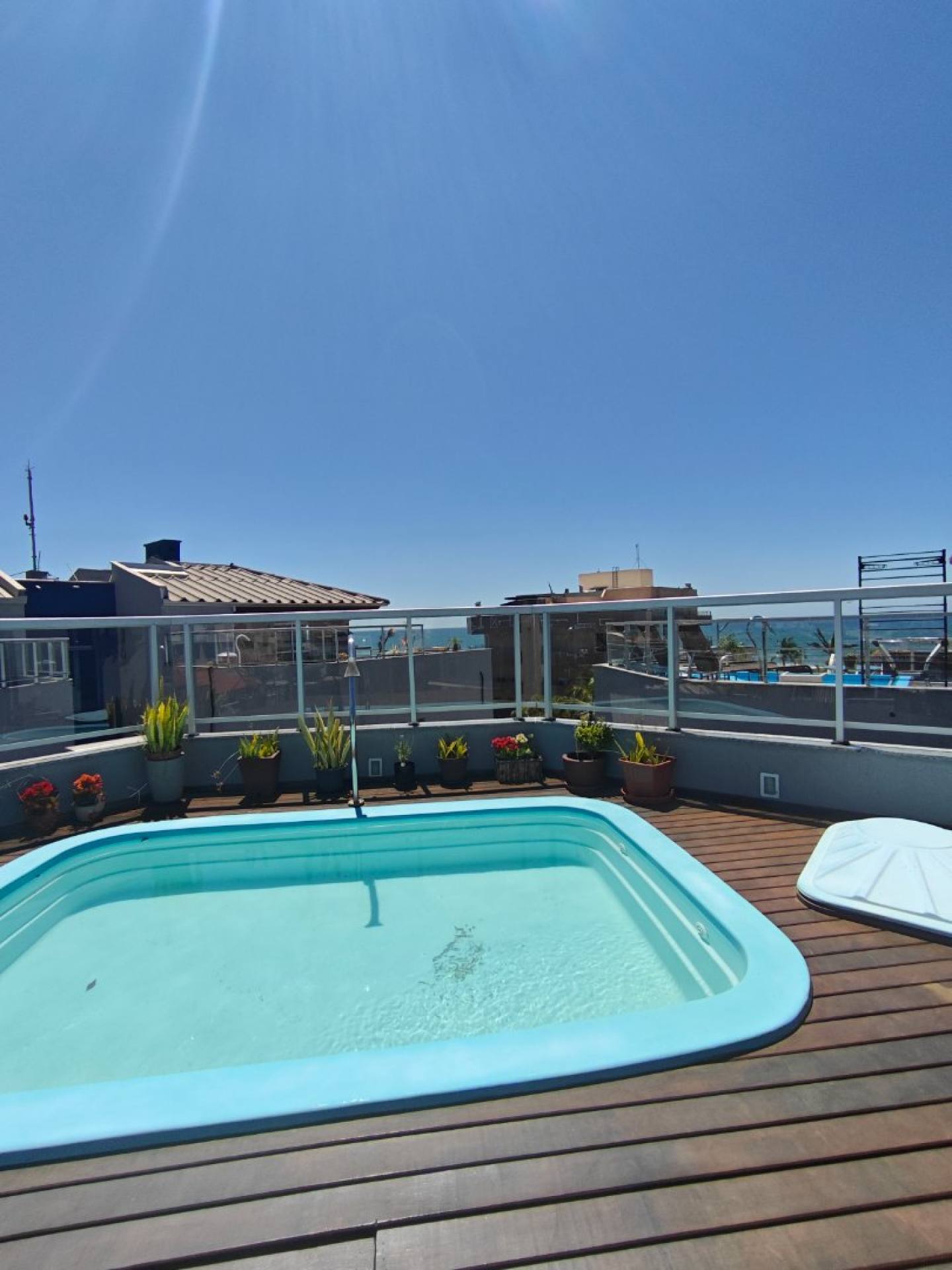 Cobertura Duplex com Piscina Privativa a 140m do Mar – 4 Quartos em Guaratuba