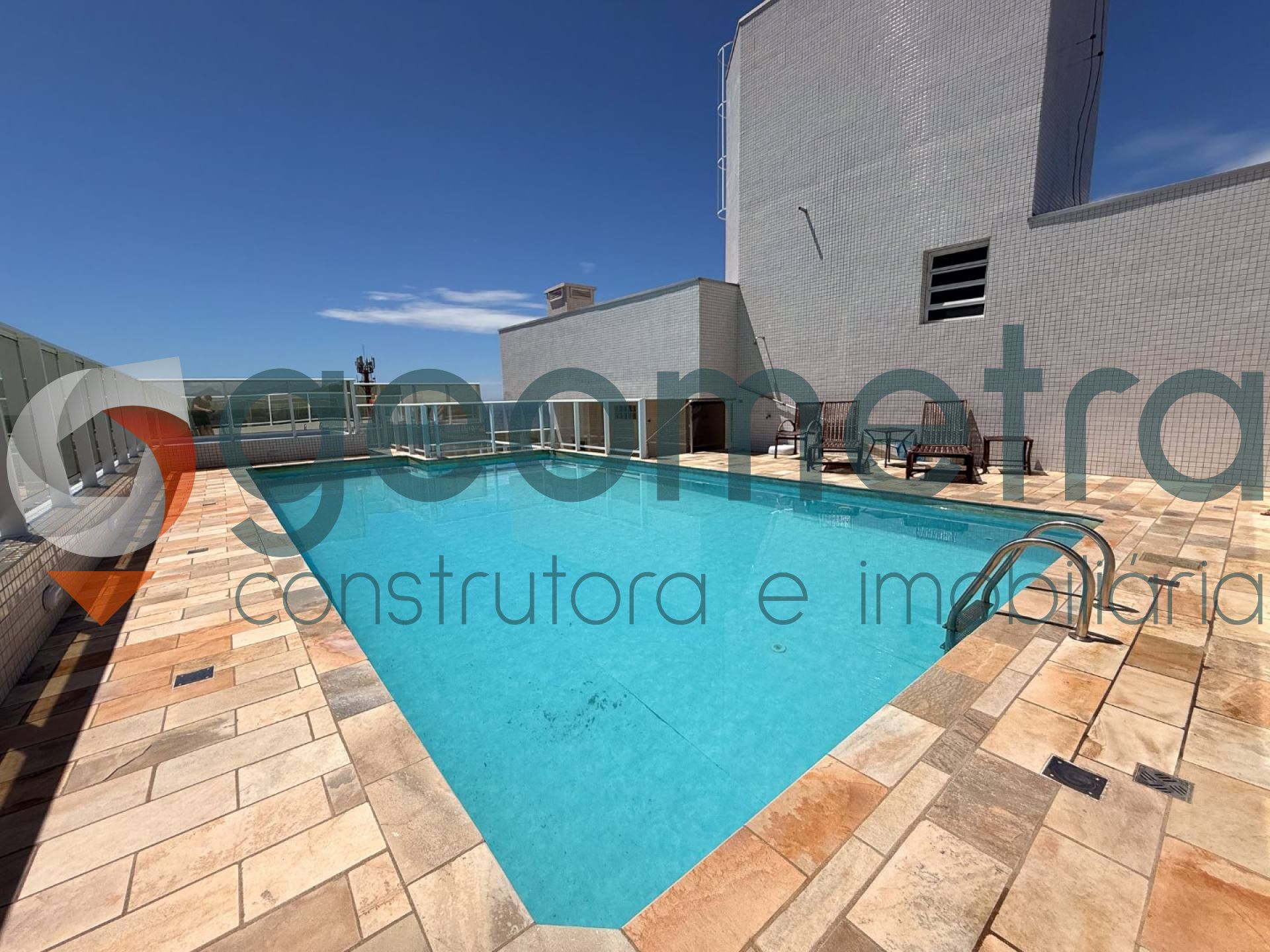 Apartamento Para Vender com 3 quartos 3 suítes no bairro Centro em Guaratuba