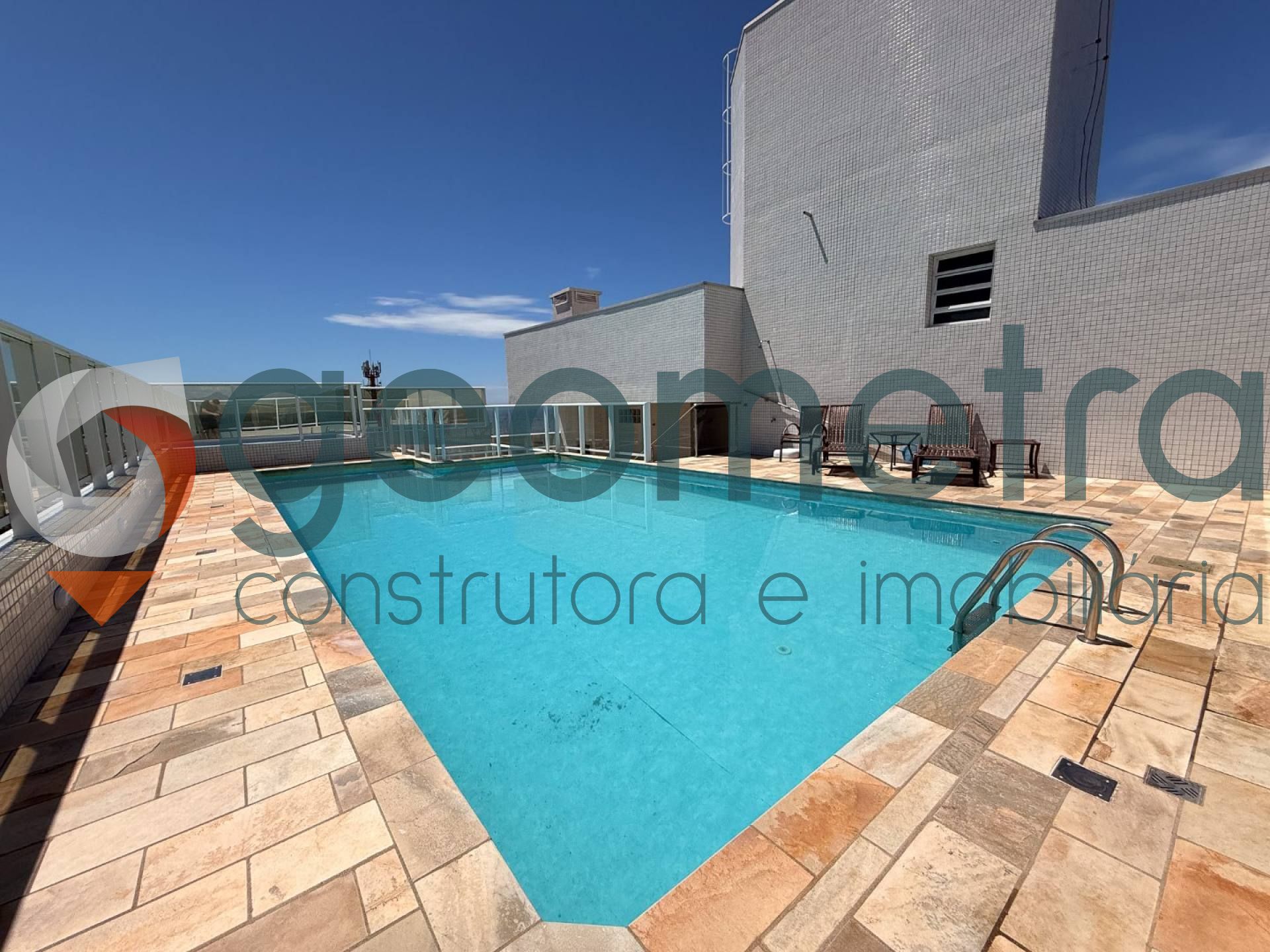 Apartamento Para Vender com 3 quartos 3 suítes no bairro Centro em Guaratuba