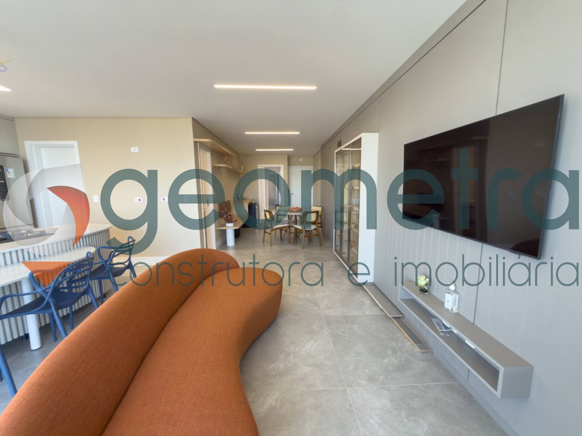 Apartamento Para Vender com 3 quartos 3 suítes no bairro Centro em Guaratuba