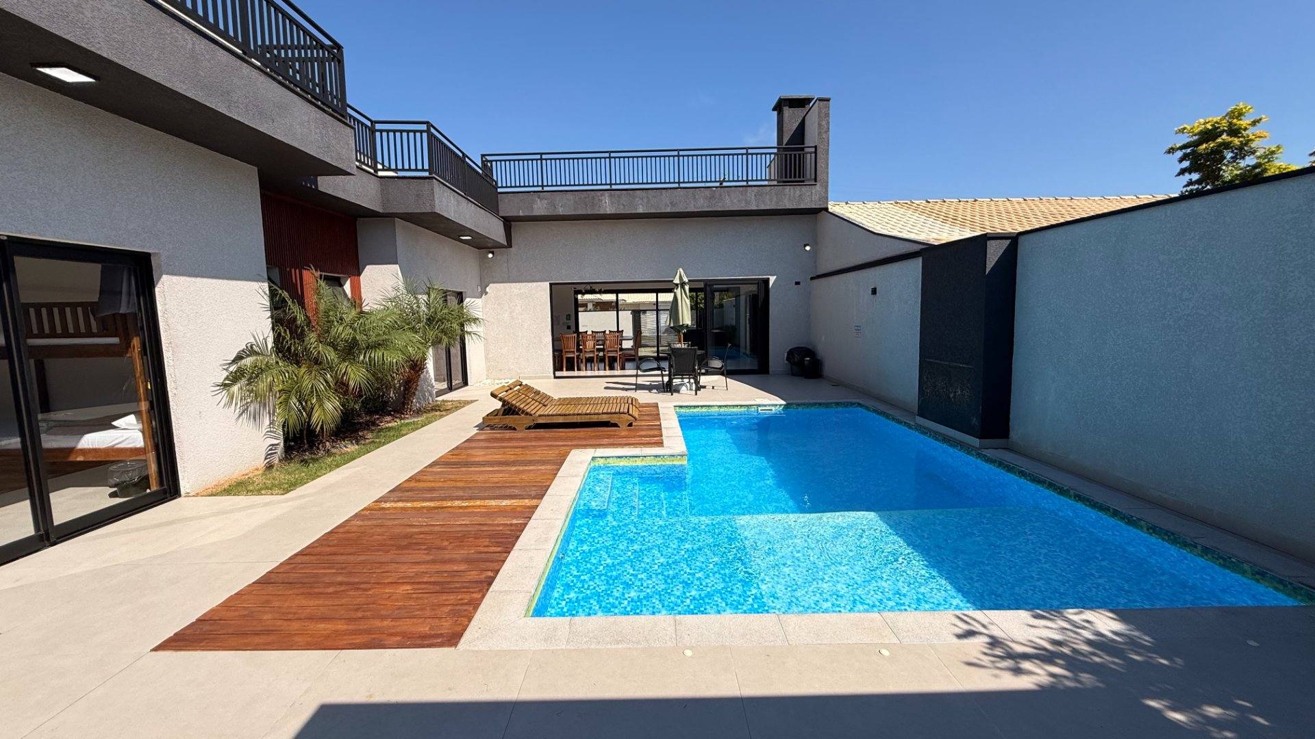 Viva Perto do Mar | Casa com Piscina, 3 Suítes e Vista Mar