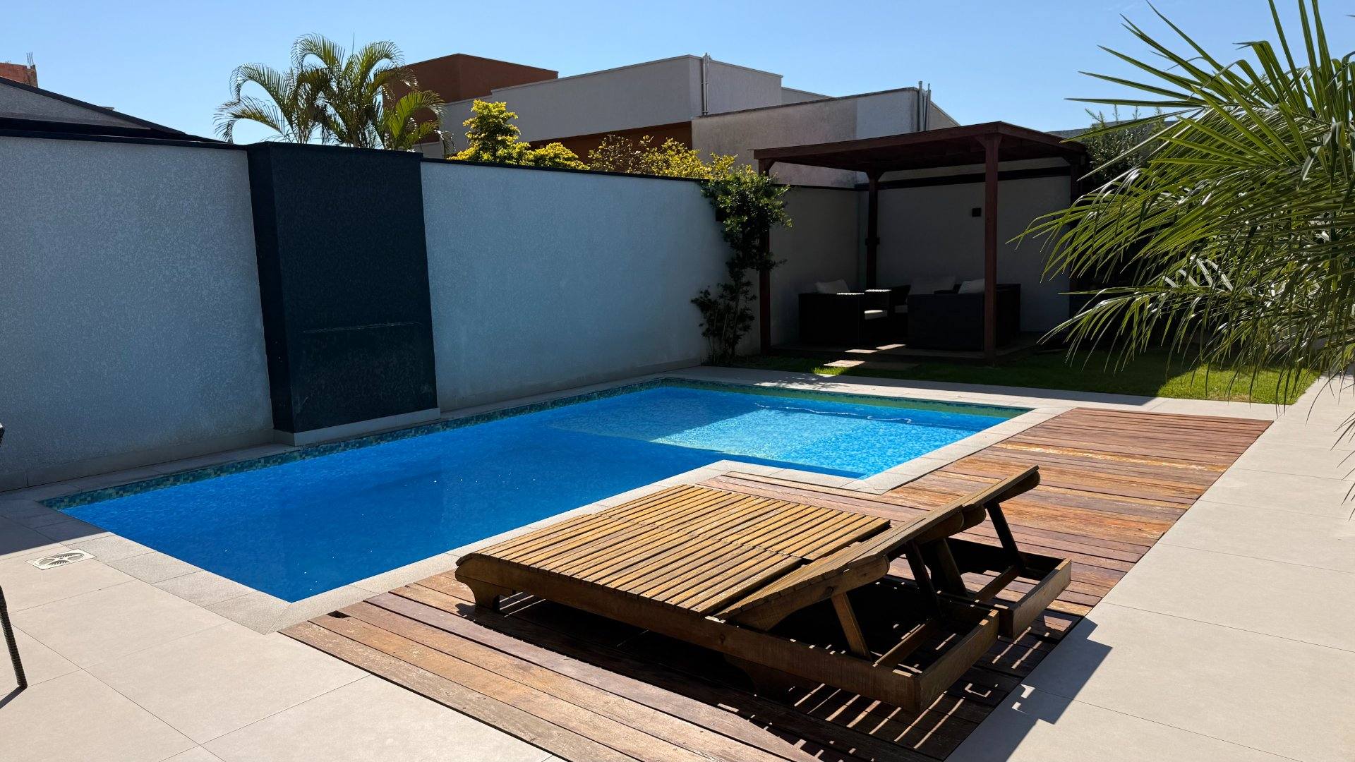 Viva Perto do Mar | Casa com Piscina, 3 Suítes e Vista Mar