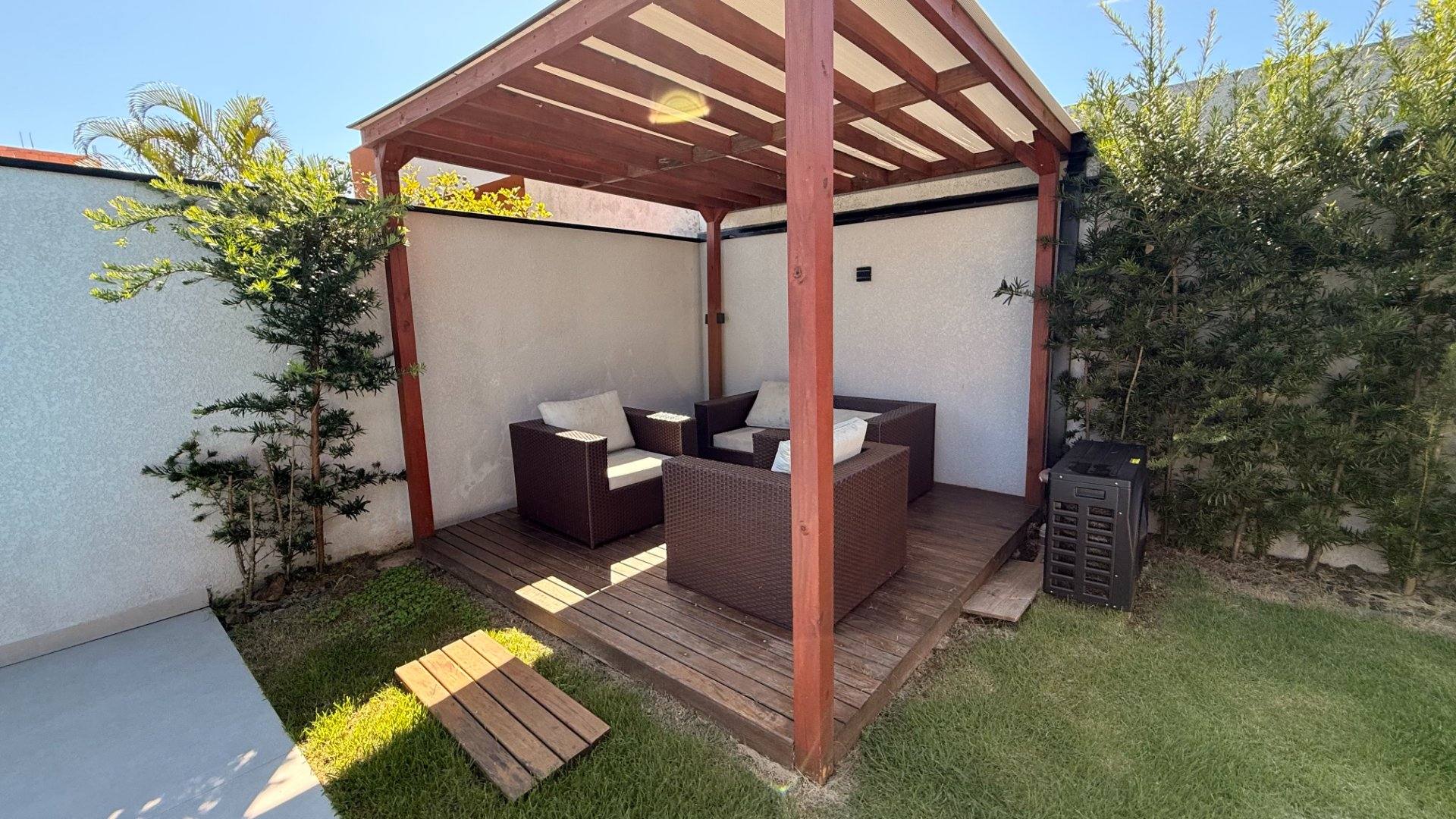Viva Perto do Mar | Casa com Piscina, 3 Suítes e Vista Mar