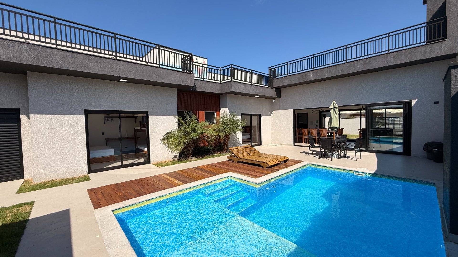 Viva Perto do Mar | Casa com Piscina, 3 Suítes e Vista Mar