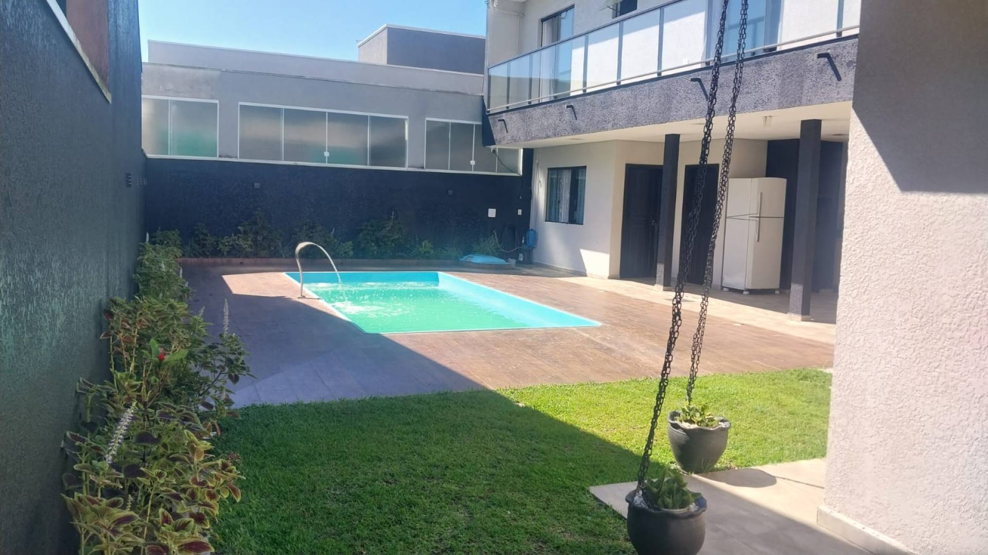 LINDA CASA COM PISCINA