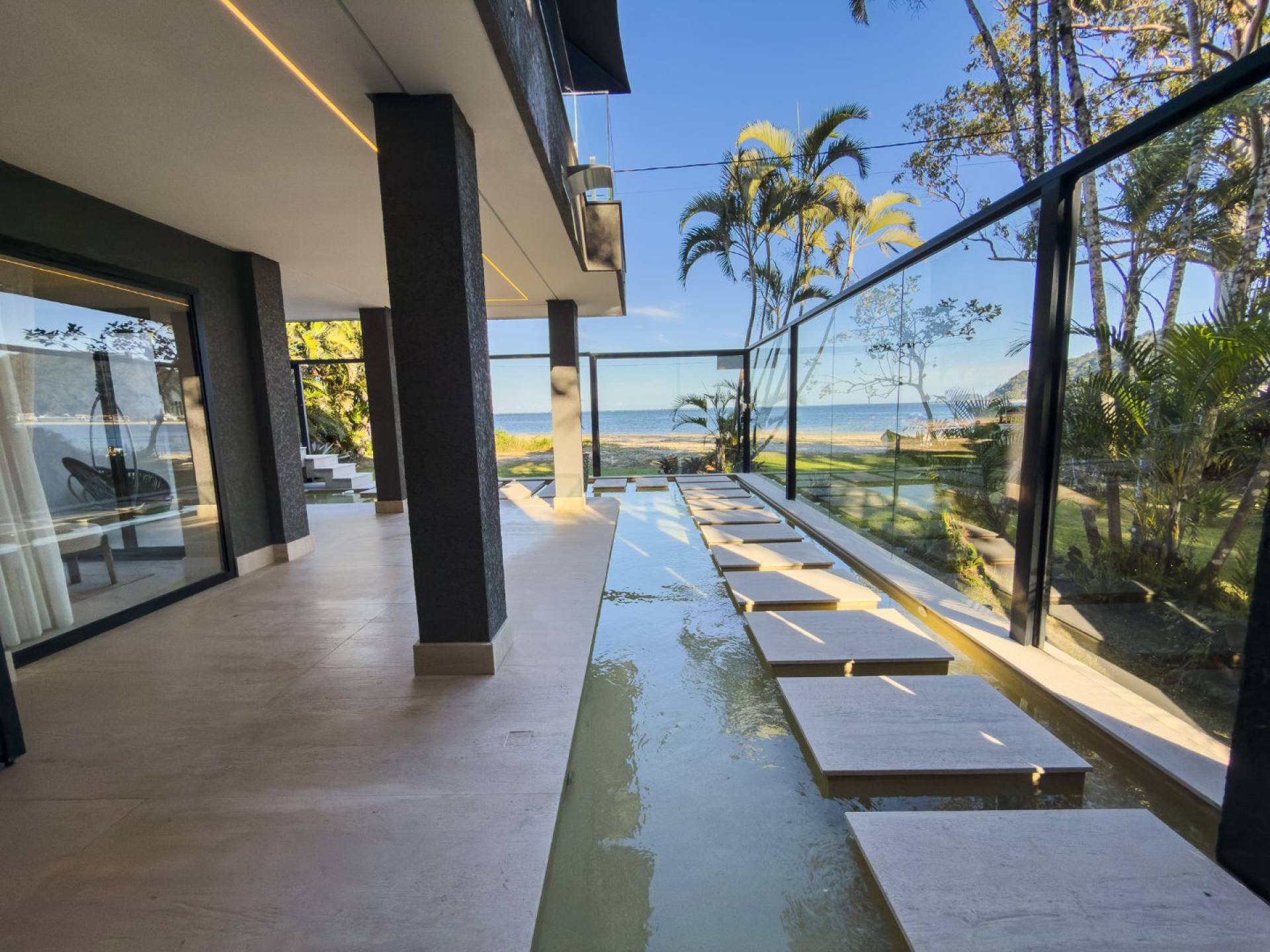 Quadriplex Frente Mar na Prainha | 1.100m² de Exclusividade e Alto Padrão em Guaratuba
