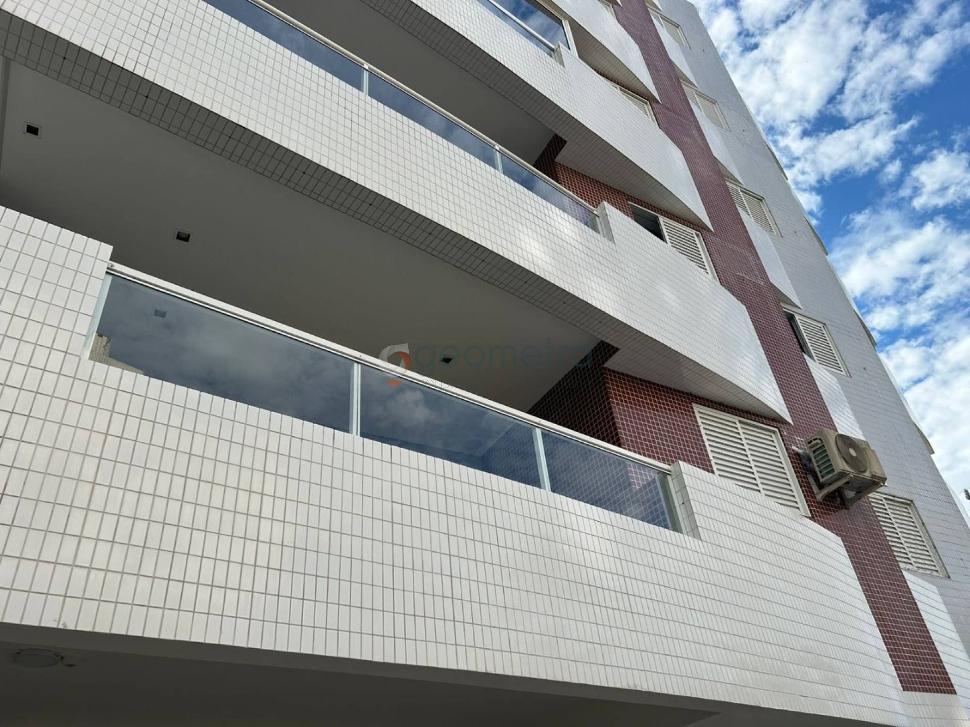 Apartamento Para Vender com 03 quartos 01 suítes no Centro de Guaratuba.