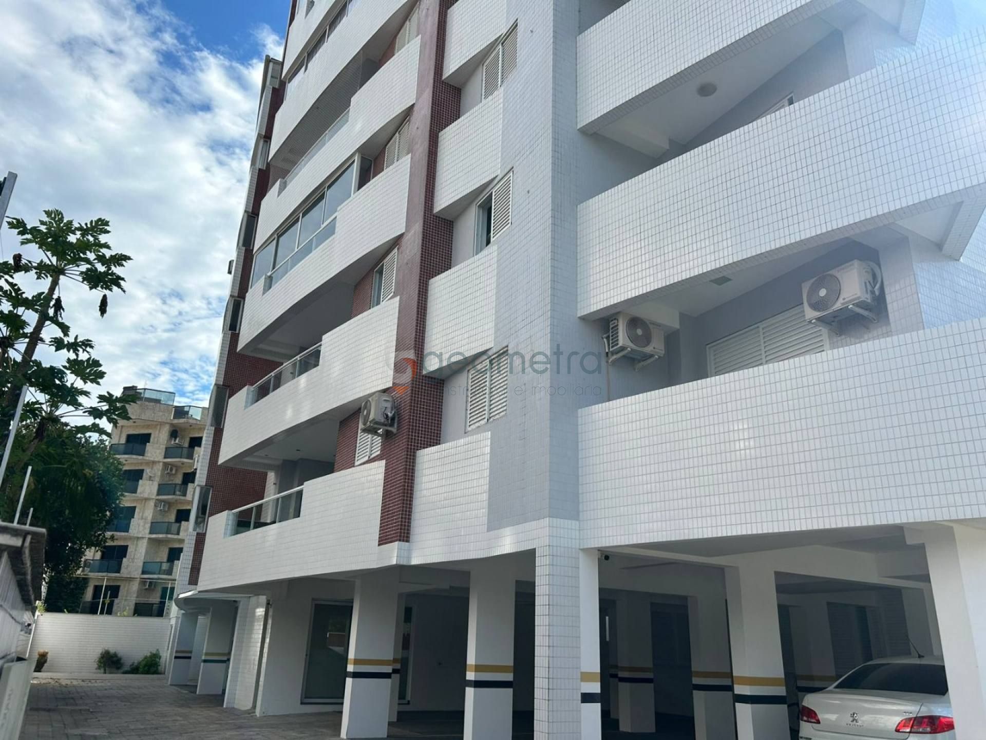 Apartamento Para Vender com 03 quartos 01 suítes no Centro de Guaratuba.