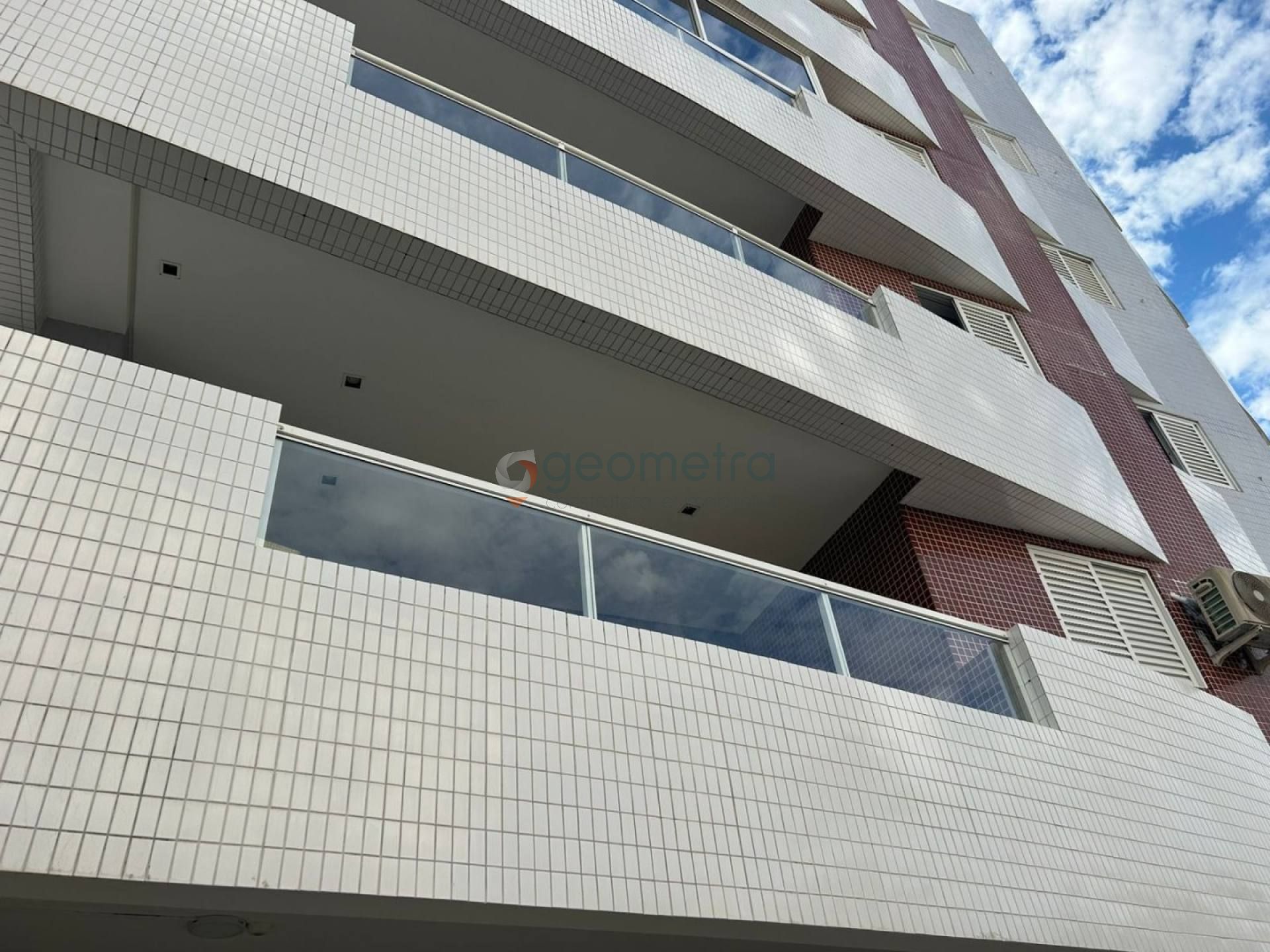 Apartamento Para Vender com 03 quartos 01 suítes no Centro de Guaratuba.