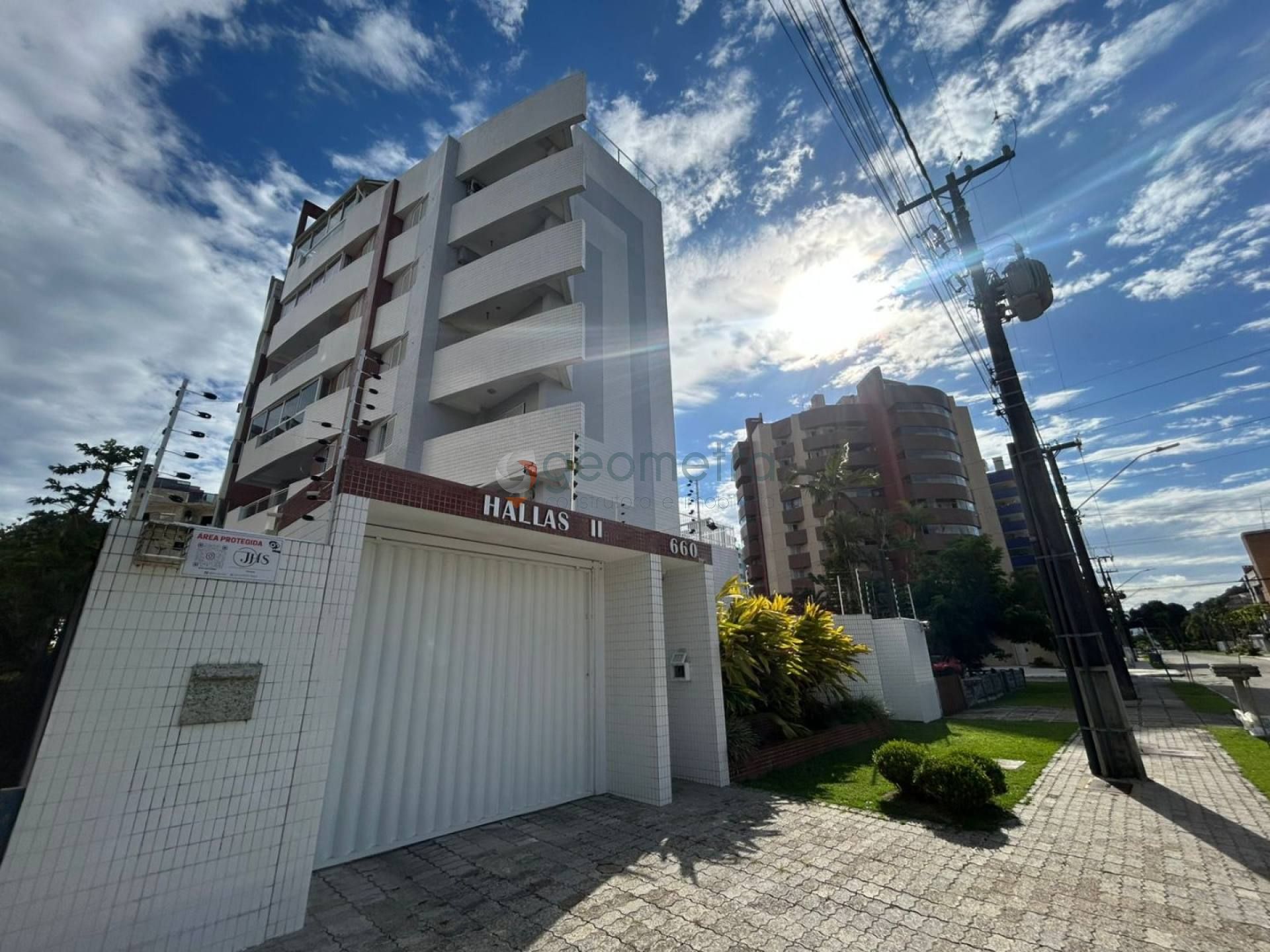 Apartamento Para Vender com 03 quartos 01 suítes no Centro de Guaratuba.