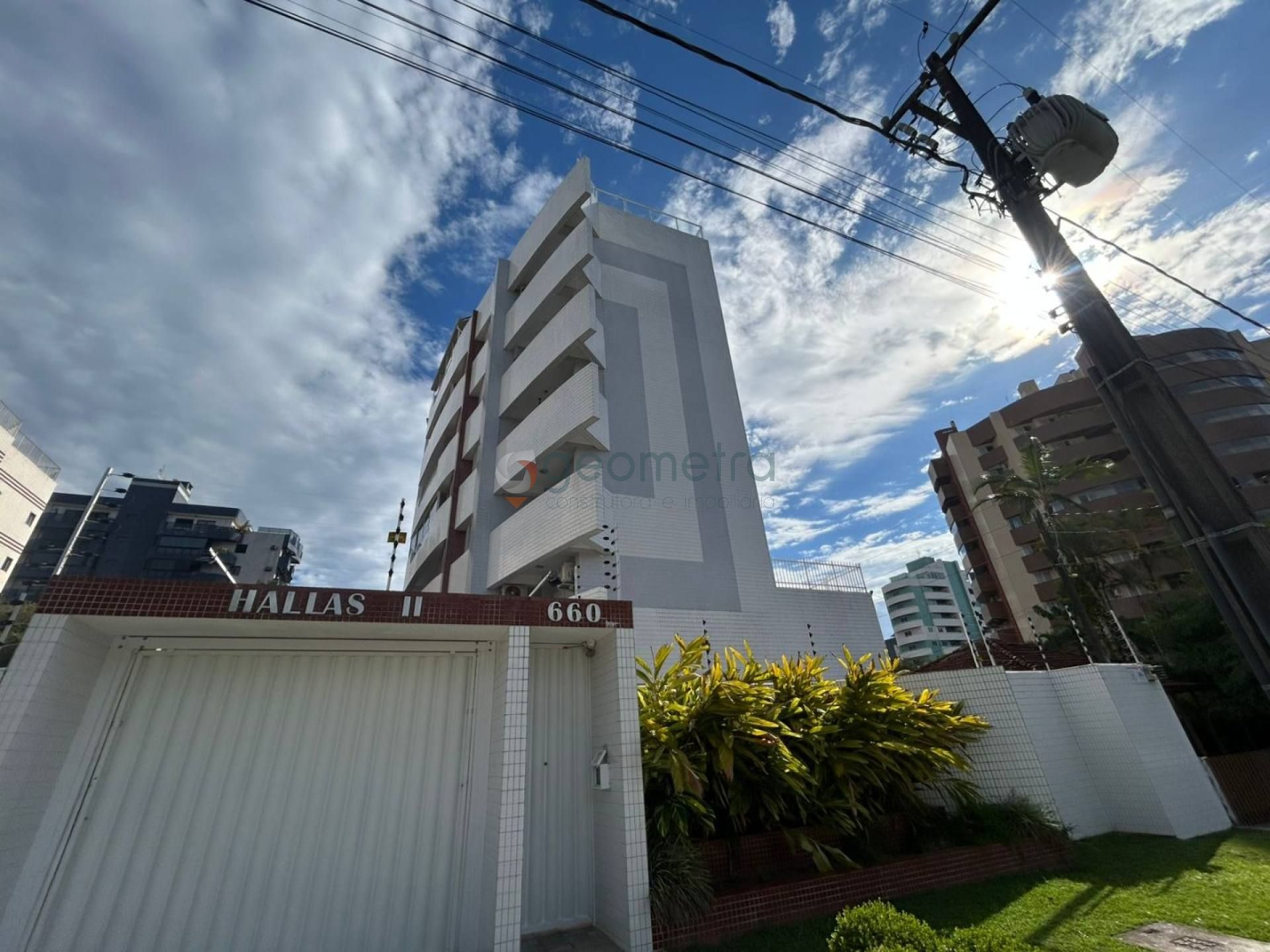 Apartamento Para Vender com 03 quartos 01 suítes no Centro de Guaratuba.