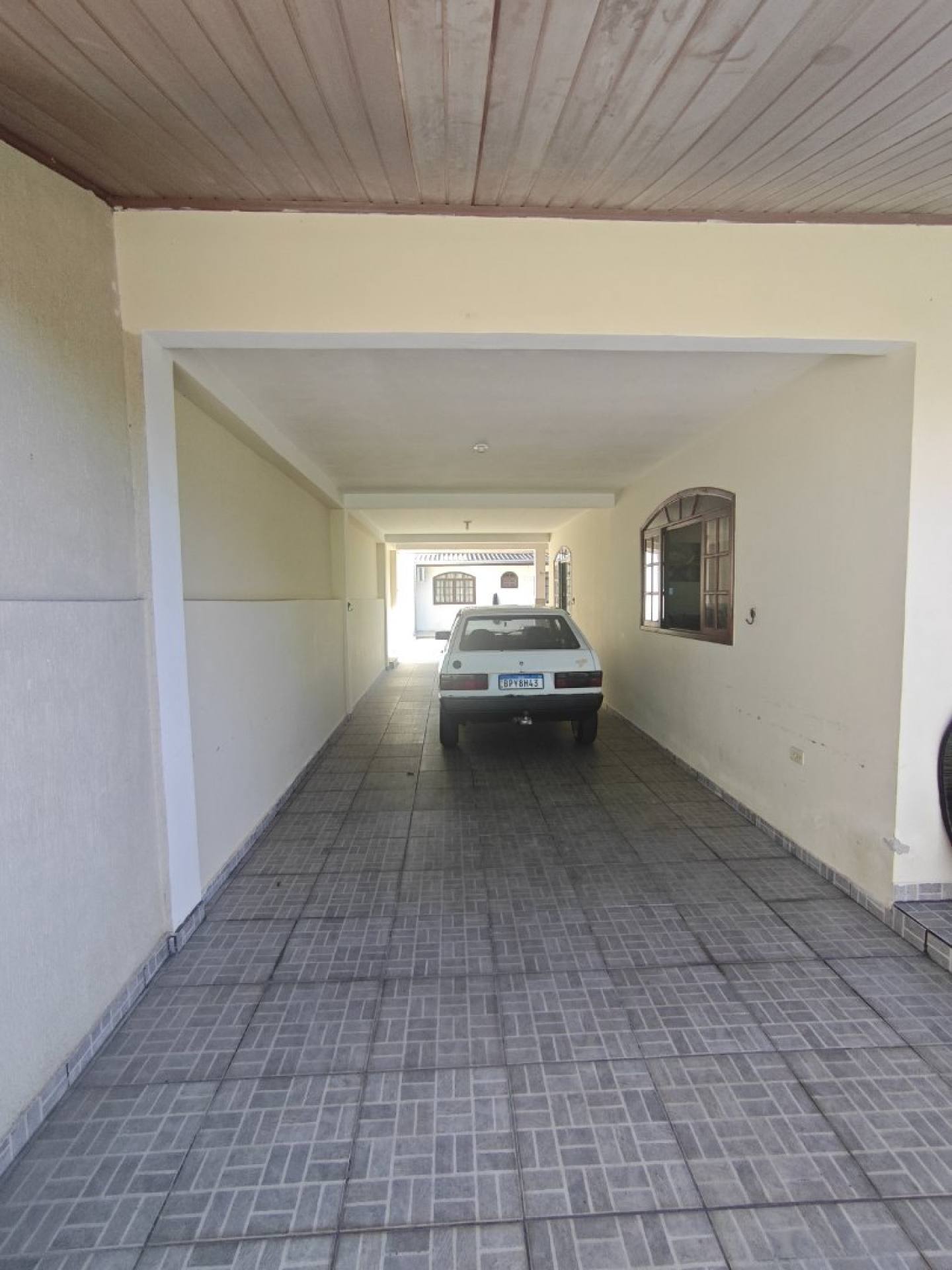 Casa com Edícula e Amplo Terreno Próxima ao Centro de Guaratuba
