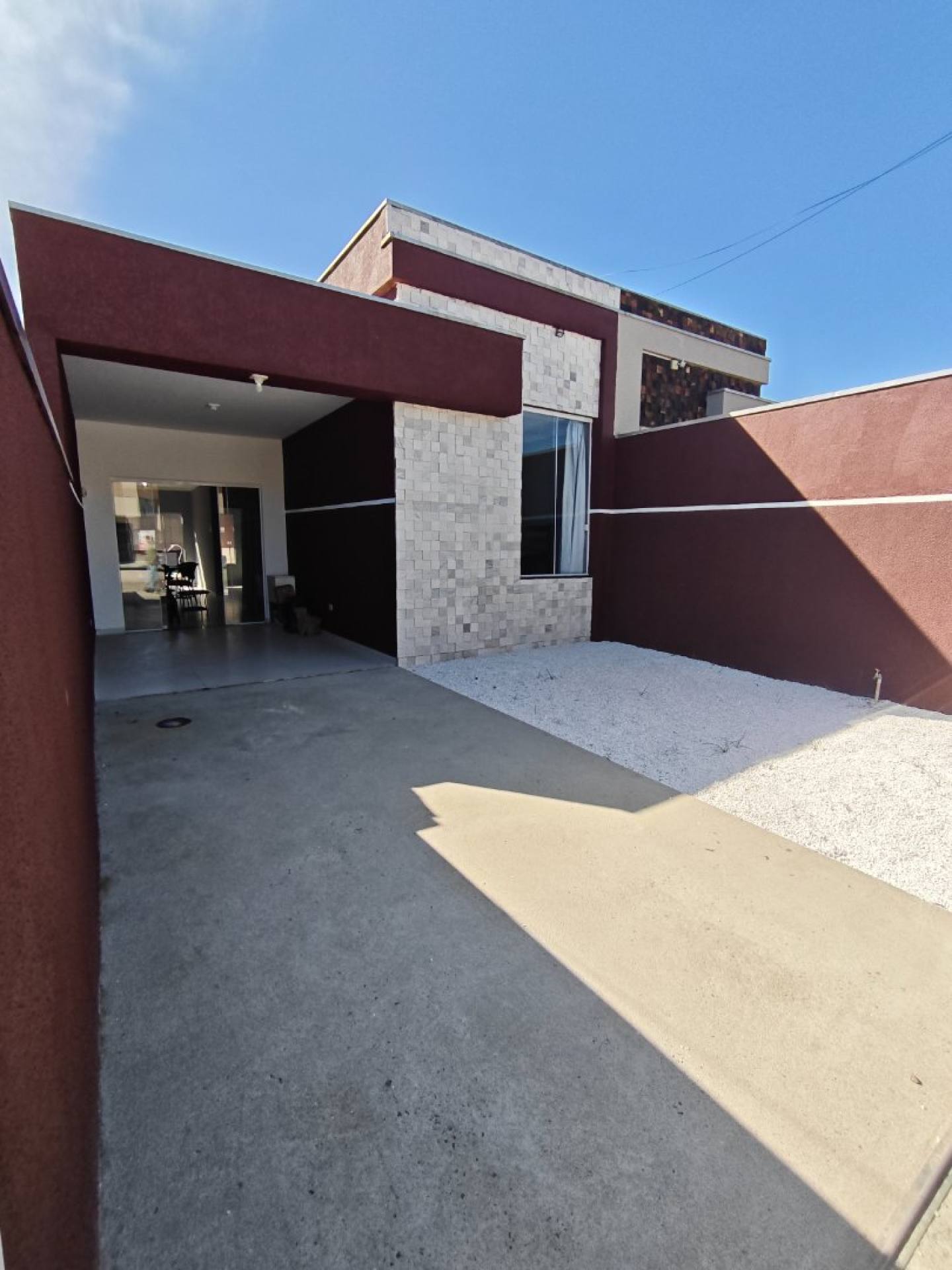 Casa com Piscina e 3 Quartos Próxima ao Mar