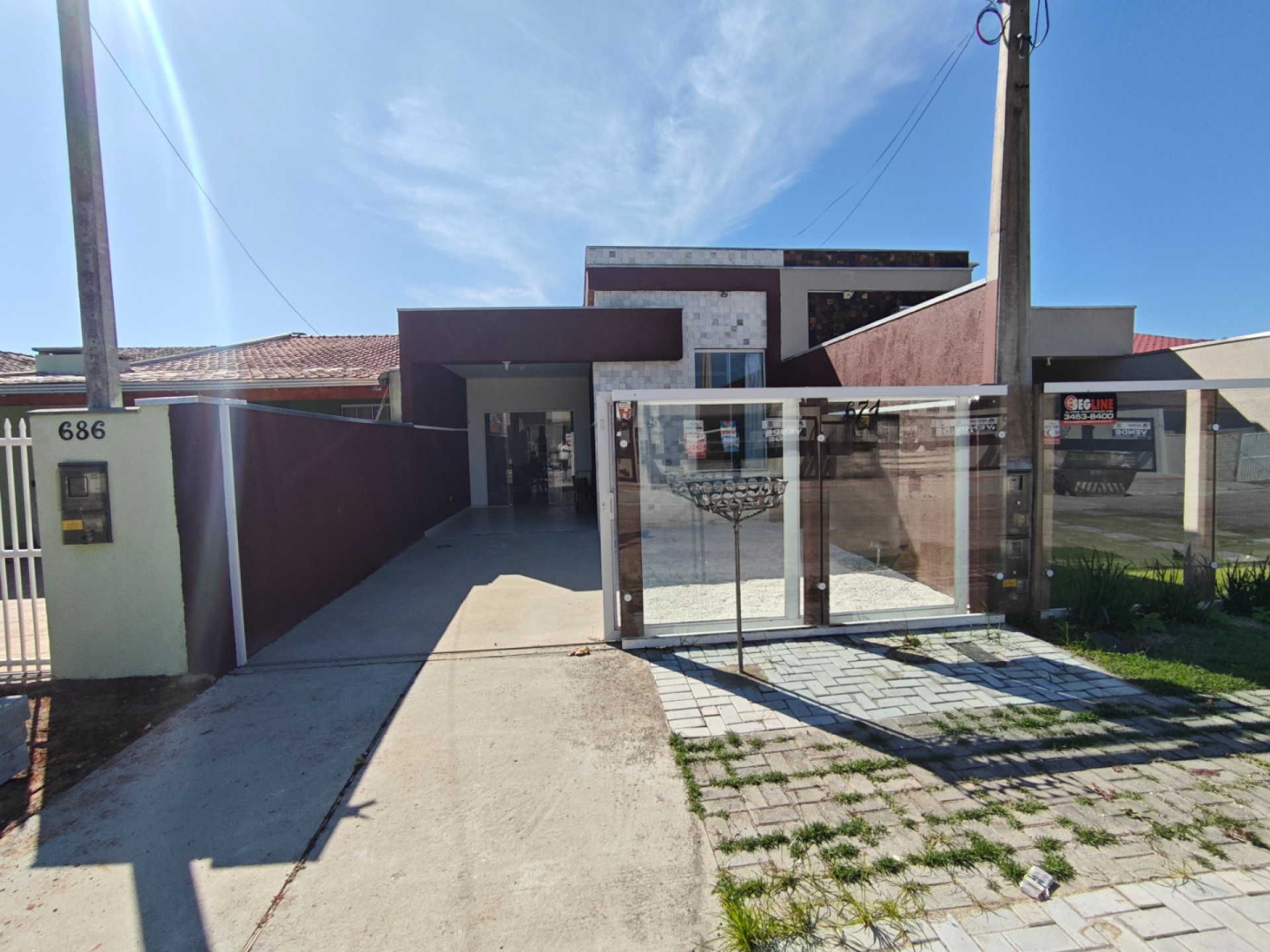 Casa com Piscina e 3 Quartos Próxima ao Mar
