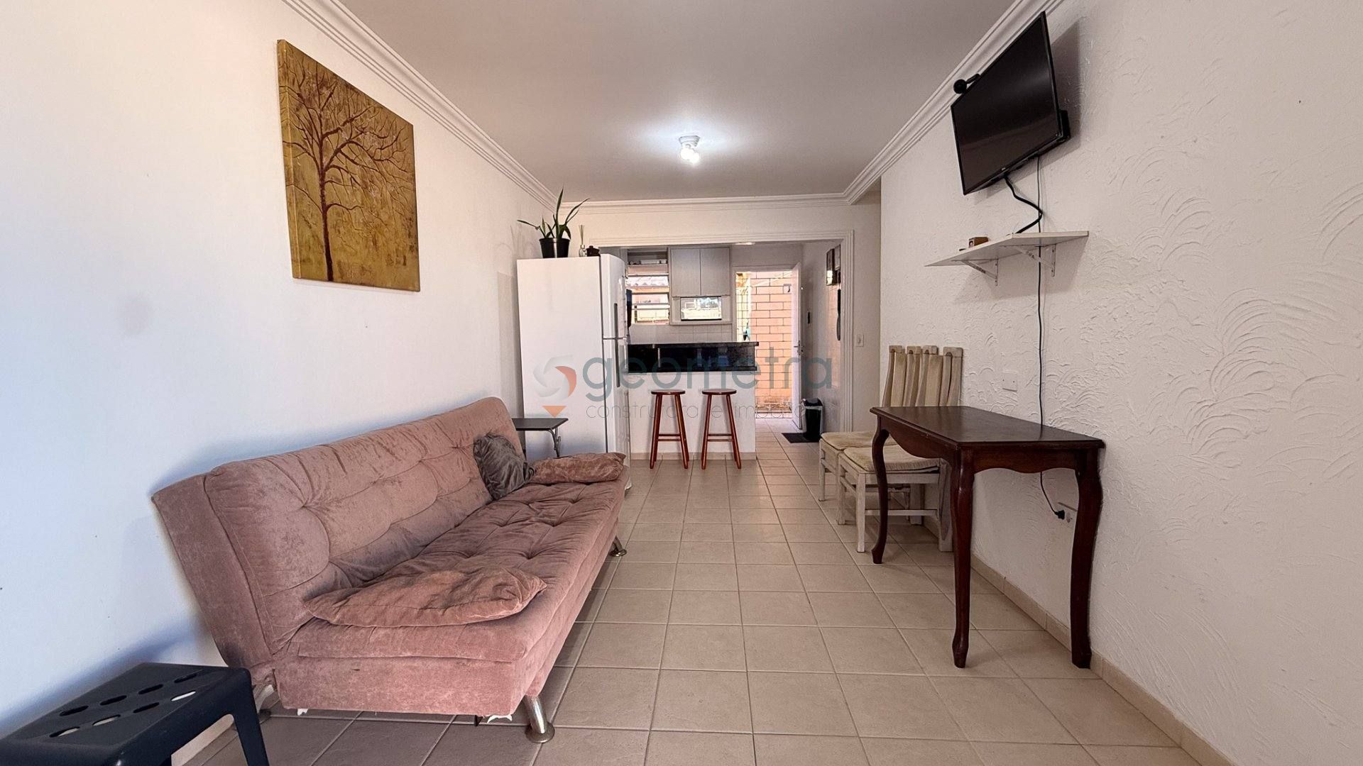 Sobrado com 6 quartos com piscina