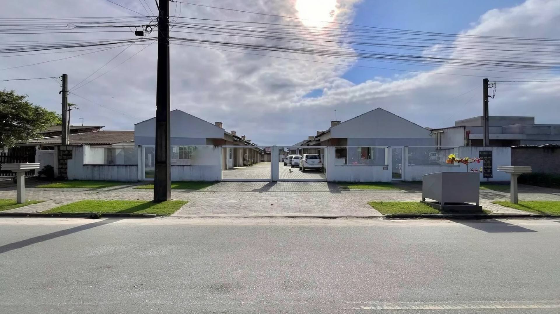 Casa à Venda no Condomínio Residencial Ueda
