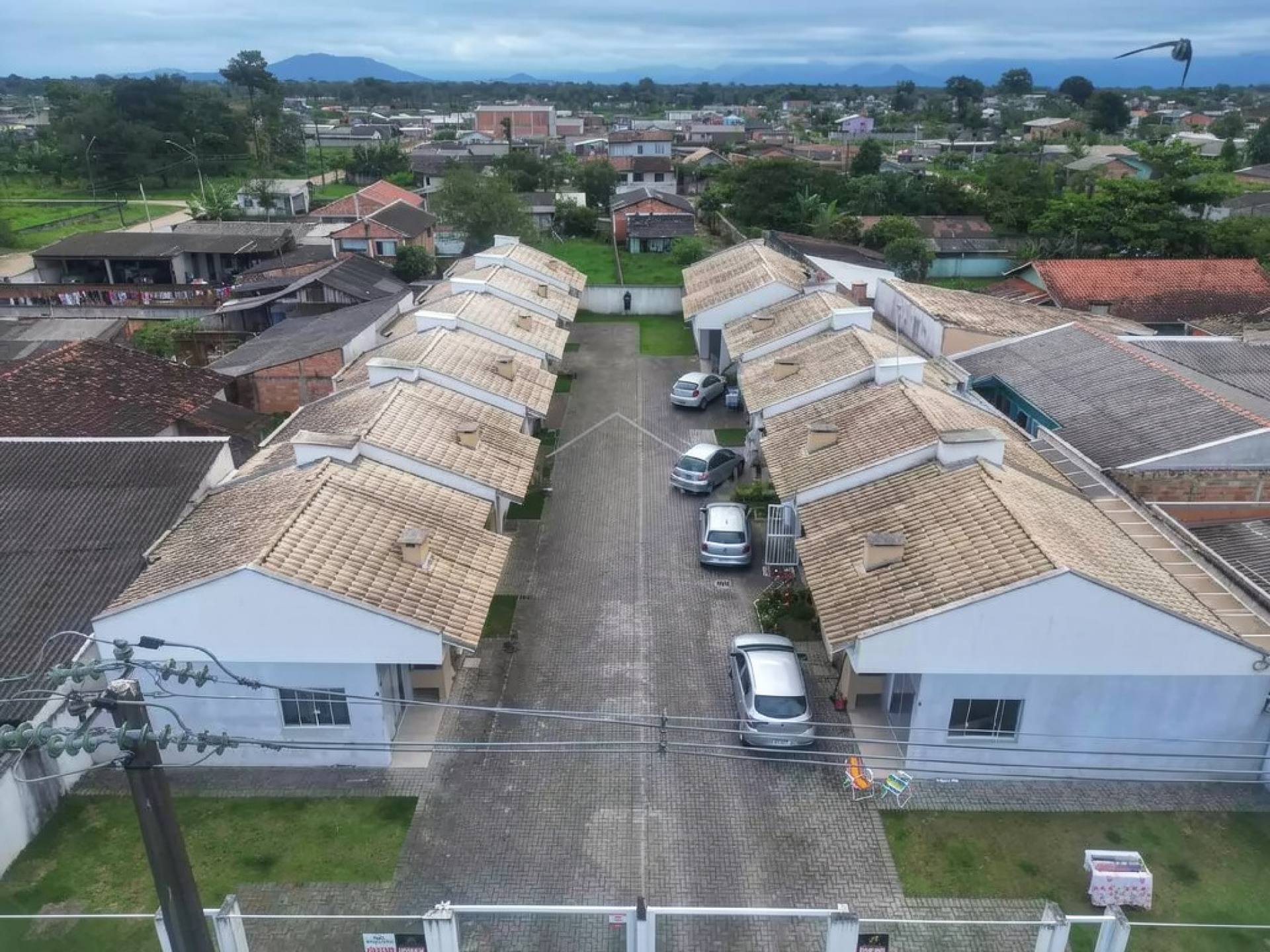 Casa à Venda no Condomínio Residencial Ueda