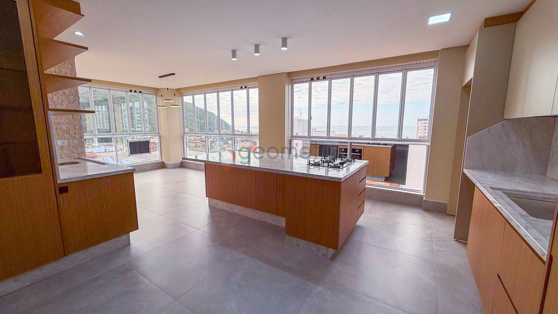 Apartamento com 03 suites.