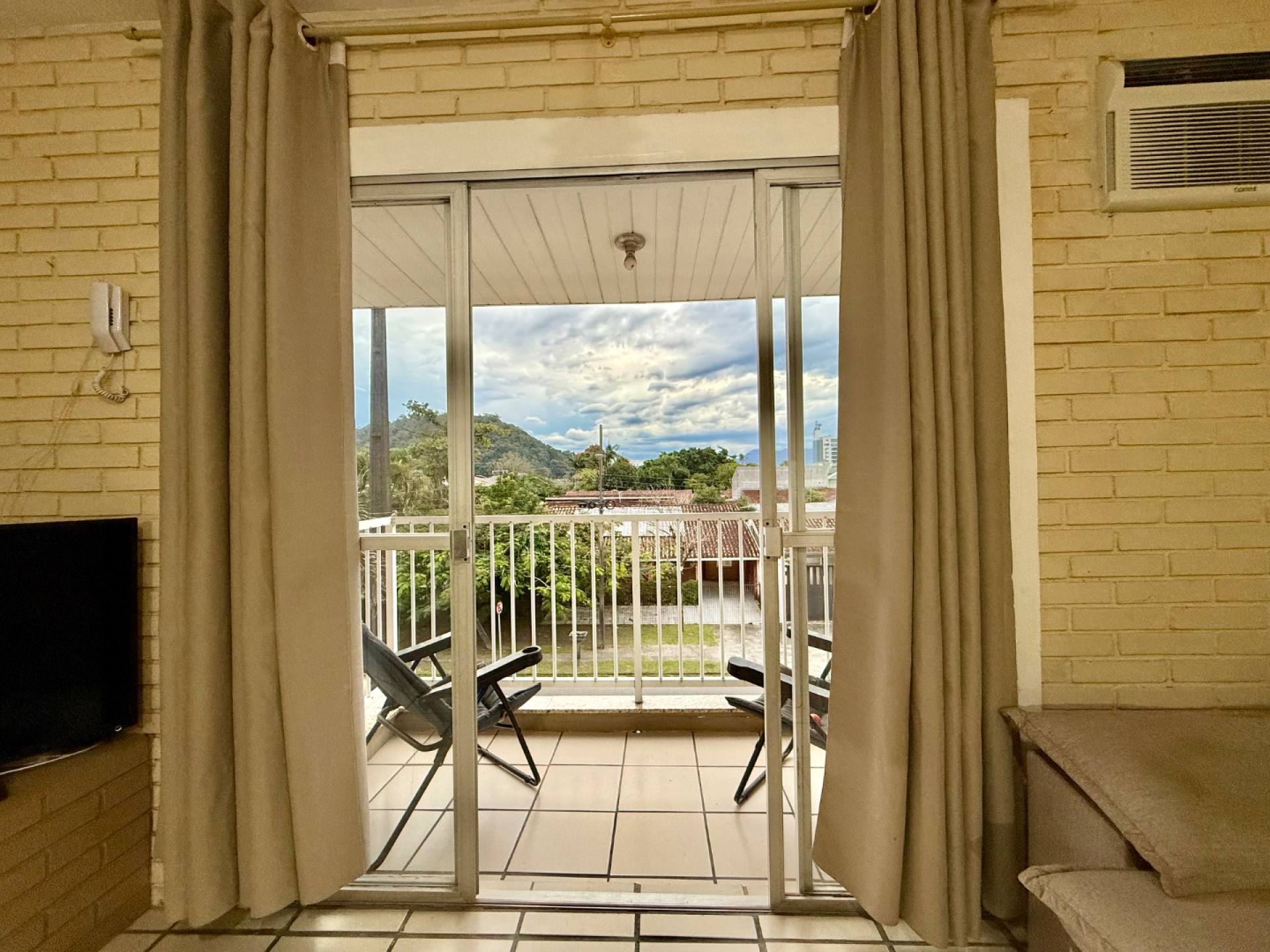 Apartamento com 3 quartos no centro de Guaratuba