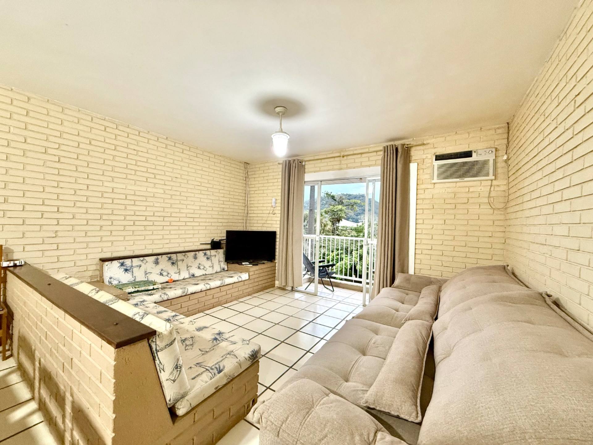 Apartamento com 3 quartos no centro de Guaratuba