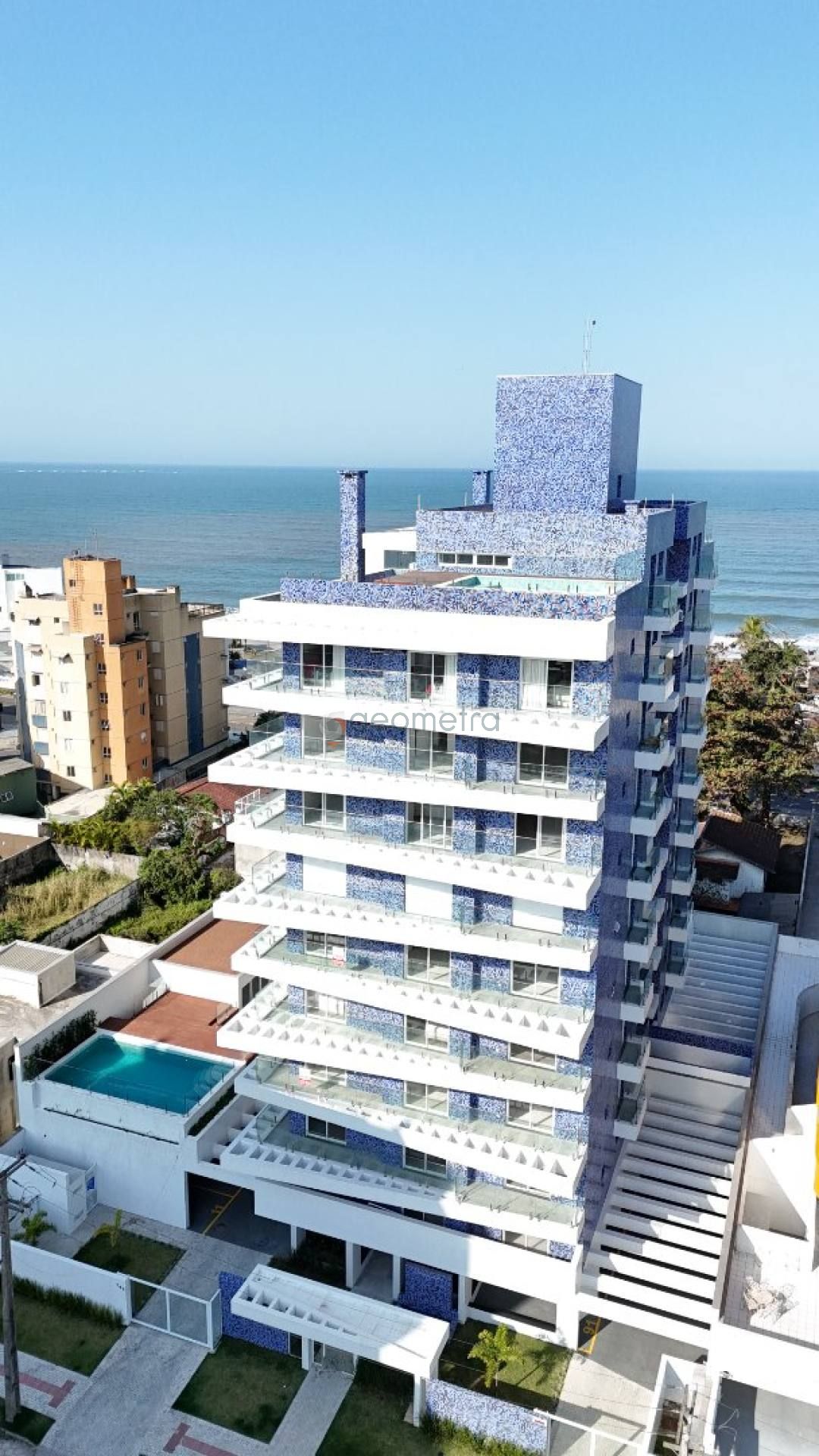 Apartamento Para Vender com 03 suítes próximo a praia Central em Guaratuba!