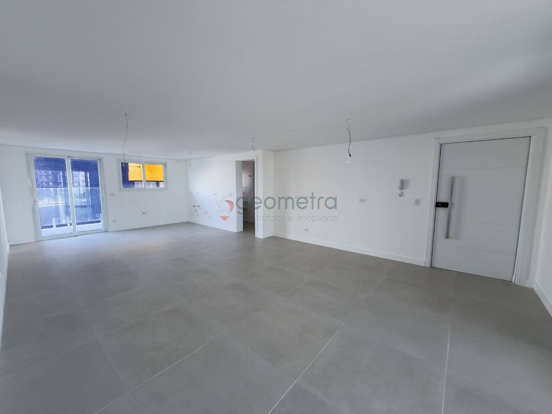 Apartamento Para Vender com 03 suítes próximo a praia Central em Guaratuba!