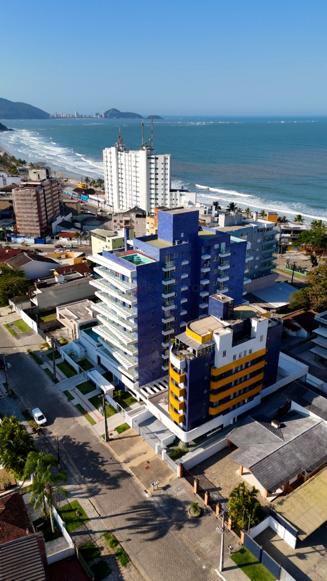 Apartamento Para Vender com 03 suítes próximo a praia Central em Guaratuba!